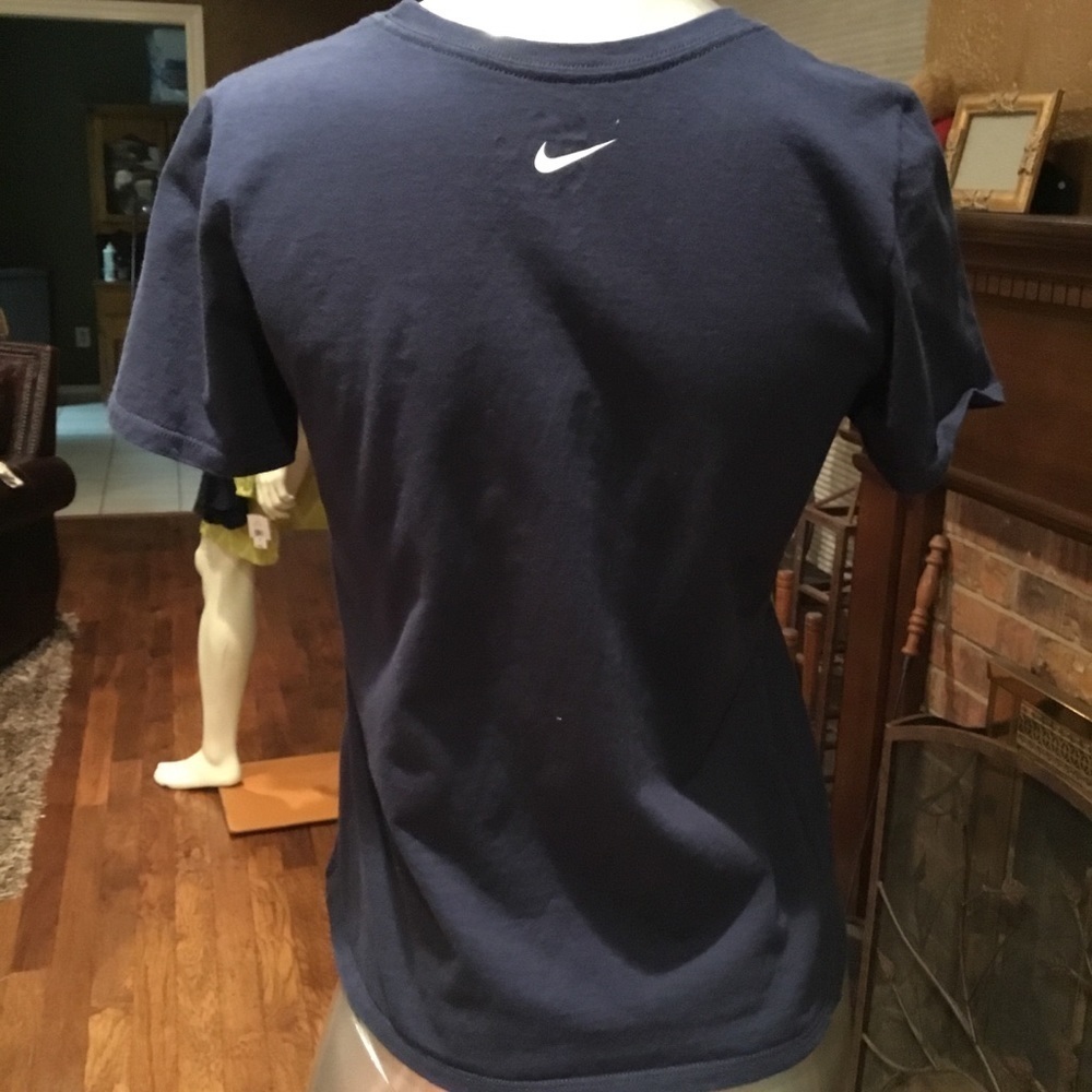 Nike graphic Tee. - Picture 2 of 5